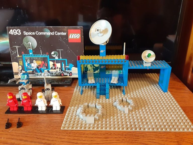 Lego space best sale command center